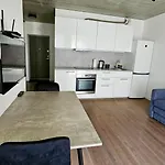 Zhouse Apartamentai Netoli Pc Akropolis